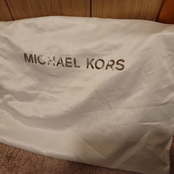 Michael Kors Leather Jetset Tote in Fuchsia - Picture 4 of 4